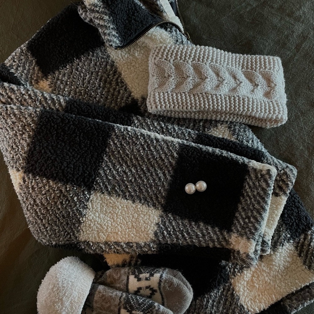 Fuzzy Quarterzip - Picture 4 of 4